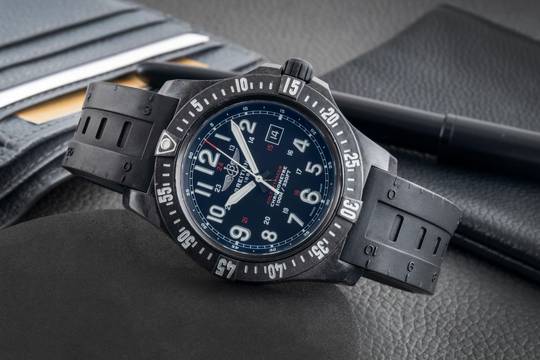  Breitling Colt Skyracer Breitlight Black Dial Quarz Herrenuhr Ref. X74320 