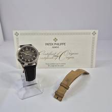 Thumbnail von Patek Philippe Calatrava Textured Charcoal White Gold 40mm Automatic Complete