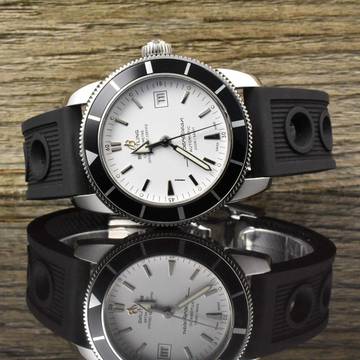  Breitling Superocean Heritage 42 Stratus Silver Dial A1732124 Black Rubber 