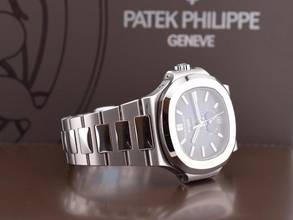 Thumbnail von Patek Philippe Nautilus 5726/1a-001 New 2024 Ita - Full Set