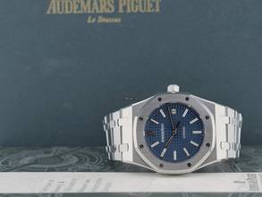 Thumbnail von Audemars Piguet Royal Oak Selfwinding 15300st Blue & White Dial - Like New 2010 39mm