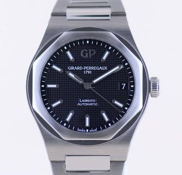  Girard Perregaux Laureato 42mm Black Dial Automatic Sports watch B+P Top 