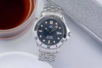 Thumbnail von Omega Seamaster Diver 300 M stainless steel men's watch with date, sapphire crystal, Ref. 2542.80.00