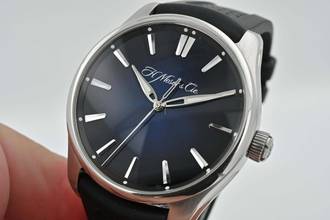 Thumbnail von H.Moser & Cie. Pioneer Centre Seconds Funky Blue 3200-1200