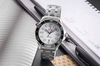 Thumbnail von Omega Seamaster Diver 300 M Automatic Men's Watch 210.30.42.20.04.001 B&P 2019