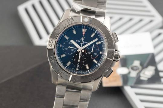  Breitling Super Avenger B01 Chronograph 46 Titan Automatik Ref EB0148101B1E1 B&P 