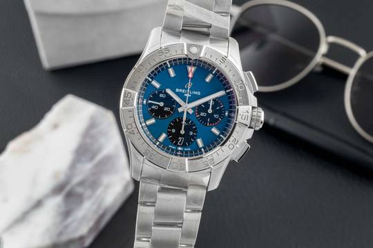  Breitling Avenger B01 Chronograph 44 Stahl Automatik Ref. AB0146101C1A1 B&P 