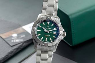 Thumbnail von Breitling Avenger Automatic 42 Steel Men's Watch Ref A17328101L1A1 B&P NP 5100 €