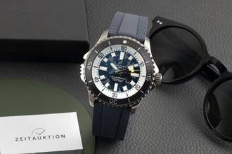 Breitling Superocean 46 Automatic 46 Super Diver Titanium Ref. E10379351B1S1 B&P New