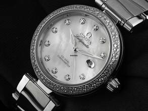Thumbnail von Omega De Ville Ladymatic Ref.425.35.34.20.55.002 2020 Full Set Ungetragen De Ville Ladymatic Diamanten 1,16ct Perlmutt