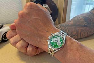 Thumbnail von Zenith Defy Chronograph USM Edition Green Dial Fullset with USM Cabinet from 2025 No. 51 of 60