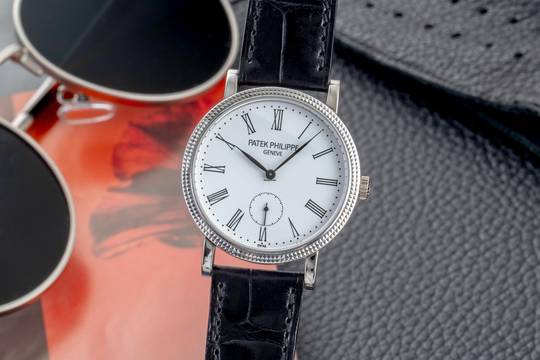  Patek Philippe Calatrava 18K Weissgold Handaufzug Ref. 7119/1 Klassiker 
