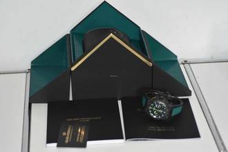 Thumbnail von Girard Perregaux Laureato Absolute Aston Martin Chronograph Limited 81060-41-3071-1CX F1 Carbon