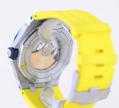 Thumbnail von Audemars Piguet Royal Oak Offshore Diver Blue Dial Yellos Rubber Summer B+P