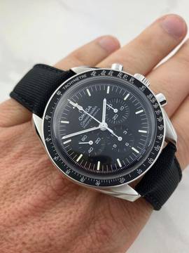 Omega Speedmaster Professional Moonwatch Box/Papiere aus 02-2025