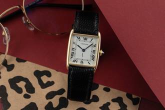 Thumbnail von Cartier Tank Arrondie 18k Gold Handaufzug Medium Ref. 96041 Klassiker