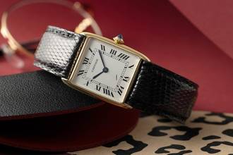 Thumbnail von Cartier Tank Arrondie 18k Gold Handaufzug Medium Ref. 96041 Klassiker