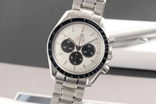  Omega Speedmaster Professional Moonwatch Panda Tokyo Olympics 2020 Ref. 522.30.42.30.04.001 