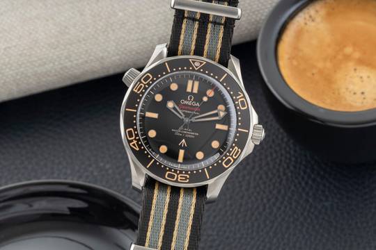  Omega Seamaster Diver 300 M Co-Axial 007 Bond 210.92.42.20.01.001 B&P 2021 