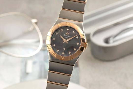  Omega Constellation Quartz Stahl / Gold Quarz Damenuhr Ref. 123.20.27.60.57.006 B&P 