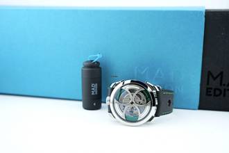 Thumbnail von M.A.D. Editions 1 Green 42mm - 24 Months Warranty - M.A.D 1 2023
