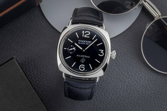  Panerai Radiomir Black Seal Handaufzug Stahl Herrenuhr Ref. PAM00380 B&P 2014 