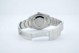 Thumbnail von Rolex Oyster Perpetual 41 Green Dial - With Box And Papers - 124300 2022
