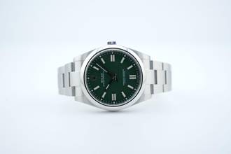 Thumbnail von Rolex Oyster Perpetual 41 Green Dial - With Box And Papers - 124300 2022