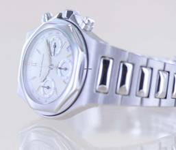 Thumbnail von Girard Perregaux Laureato Chronograph Limited Olympico White Dial Sports watch B+P Top