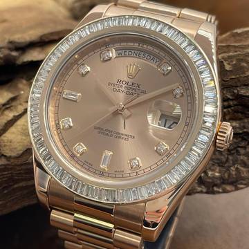  Rolex Day-Date II Oyster Perpetual Day-Date II Dia - 18kt Roségold - Ref. 218235 Baguette Bezel Aftermarket 