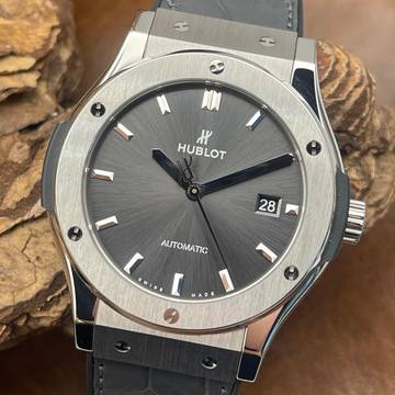  Hublot Classic Fusion Racing Grey Classic Fusion 42 Titan - Ref. 542.NX.7071.LR 