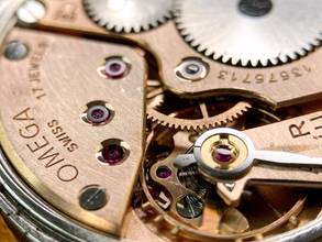 Thumbnail von Omega Classic Vintage Rare Black Honeycomb Dial Unrestored Serviced 35mm 2605 2605