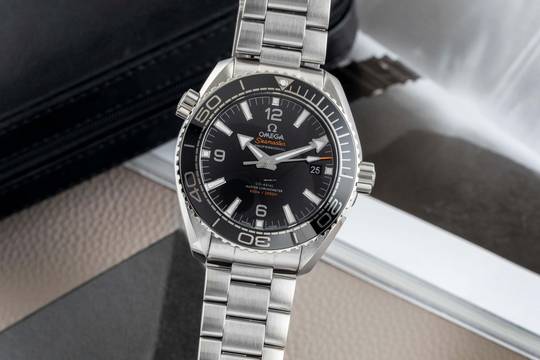  Omega Seamaster Planet Ocean Edelstahl Automatik 215.30.44.21.01.001 B&P 2017 