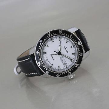  Sinn 104 St Sa I W Automatik Ø 41 mm Zifferblatt weiss Full Set Top Zustand 