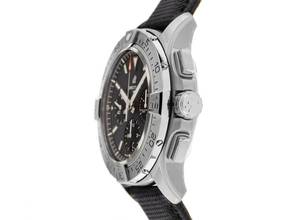 Thumbnail von Breitling Avenger B01 Ref.AB0147101B1X1 2026 Full Set Ungetragen Avenger B01 Chronograph Textil Leder Faltschließe