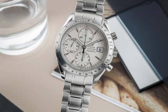  Omega Speedmaster Date Chronograph Stahl Automatik Ref. 3211.30.00 