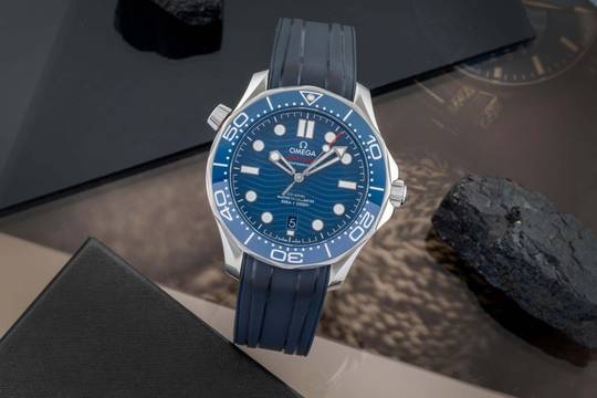  Omega Seamaster Diver 300 M Automatik Herrenuhr 210.30.42.20.03.001 B&P 