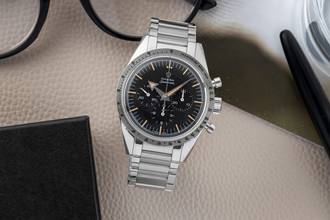  Omega Speedmaster Trilogy 1957 Chronograph Handaufzug 311.10.39.30.01.001 B&P 