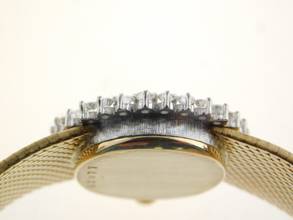 Thumbnail von Audemars Piguet 18-karat yellow gold with original diamond setting and green dial. Rarity Lady Cocktail watch in original condition, manual winding.