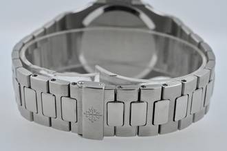 Thumbnail von Patek Philippe Nautilus Black Dial Steel Steel 3710/1 Vintage Power Reserve Extract Service 2024