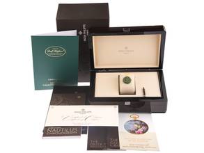 Thumbnail von Patek Philippe Nautilus Ref.5980R-001 2019 Full Set Original unpolished Nautilus 18kt rose gold 174g crocodile leather folding clasp