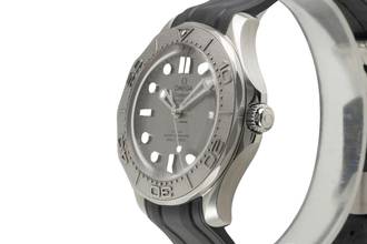 Thumbnail von Omega Seamaster Diver 300 M Stahl / Titanlünette Ref. 210.32.42.20.06.002 B&P 2025