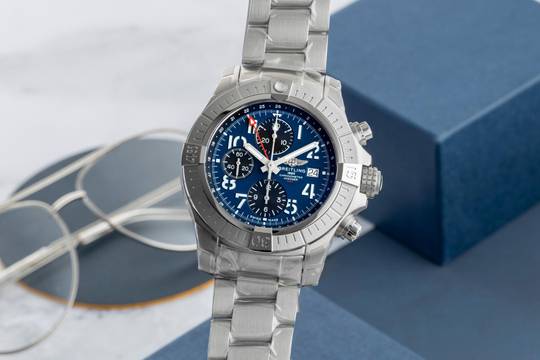  Breitling Avenger Chronograph GMT 45 Stahl Automatik A24315101C1A1 