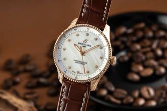 Breitling Navitimer 32 18k Rose Gold Diamond Dial Lady R77320E61A1P1
