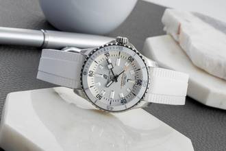 Thumbnail von Breitling Superocean 36 Steel Automatic Ladies' Watch Ref. A17377211A1S1