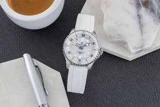Thumbnail von Breitling Superocean 36 Steel Automatic Ladies' Watch Ref. A17377211A1S1