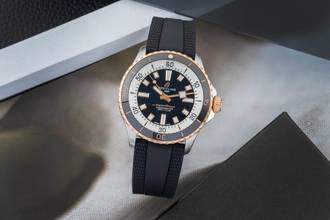 Thumbnail von Breitling Superocean Steel / Gold Automatic Men's Watch Ref. U17375211B1S1 B&P New