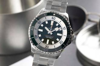 Breitling Superocean 44 Automatic 44 Green Men's Watch Ref A17376A31L1A1