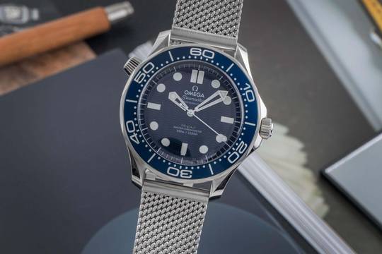  Omega Seamaster Diver 300 M James Bond 60TH Anniversary Ref. 210.30.42.20.03.002 