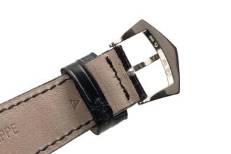 Thumbnail von Patek Philippe Calatrava 18K (0.750) white gold automatic Ref. 5296G-010 B&P 2009